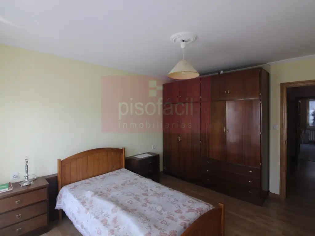 Dormitori de Casa o xalet en venda en Lugo amb Terrassa