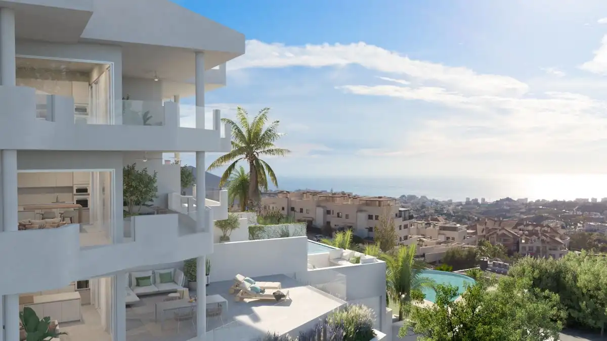Vista exterior de Planta baixa en venda en Benalmádena amb Aire condicionat, Jardí privat i Traster