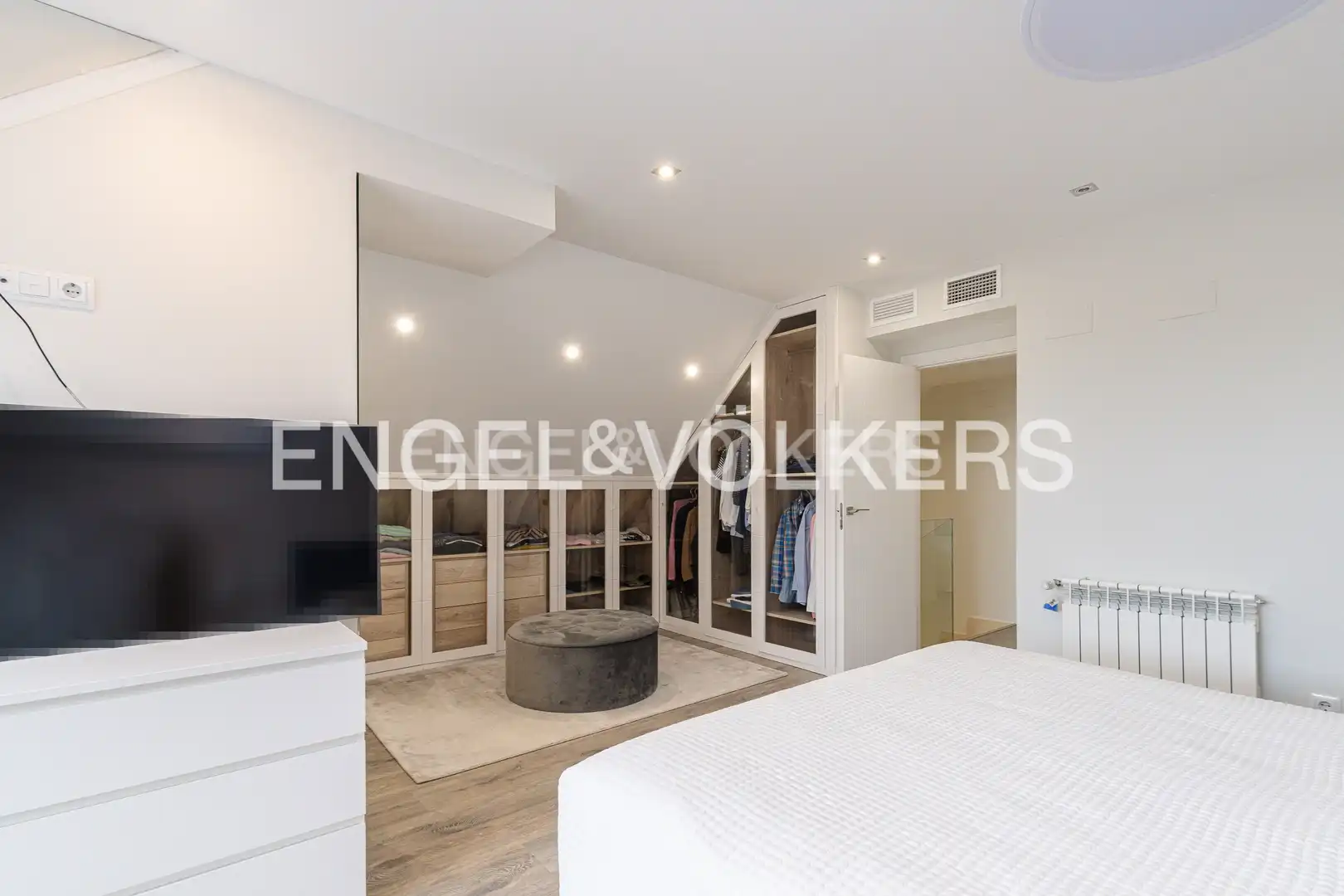 Schlafzimmer von Dachboden zum Verkauf in Majadahonda mit Klimaanlage, Heizung und Terrasse