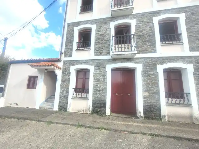 Vista exterior de Casa adosada en venta en Valdoviño con Jardín privado, Trastero y Amueblado