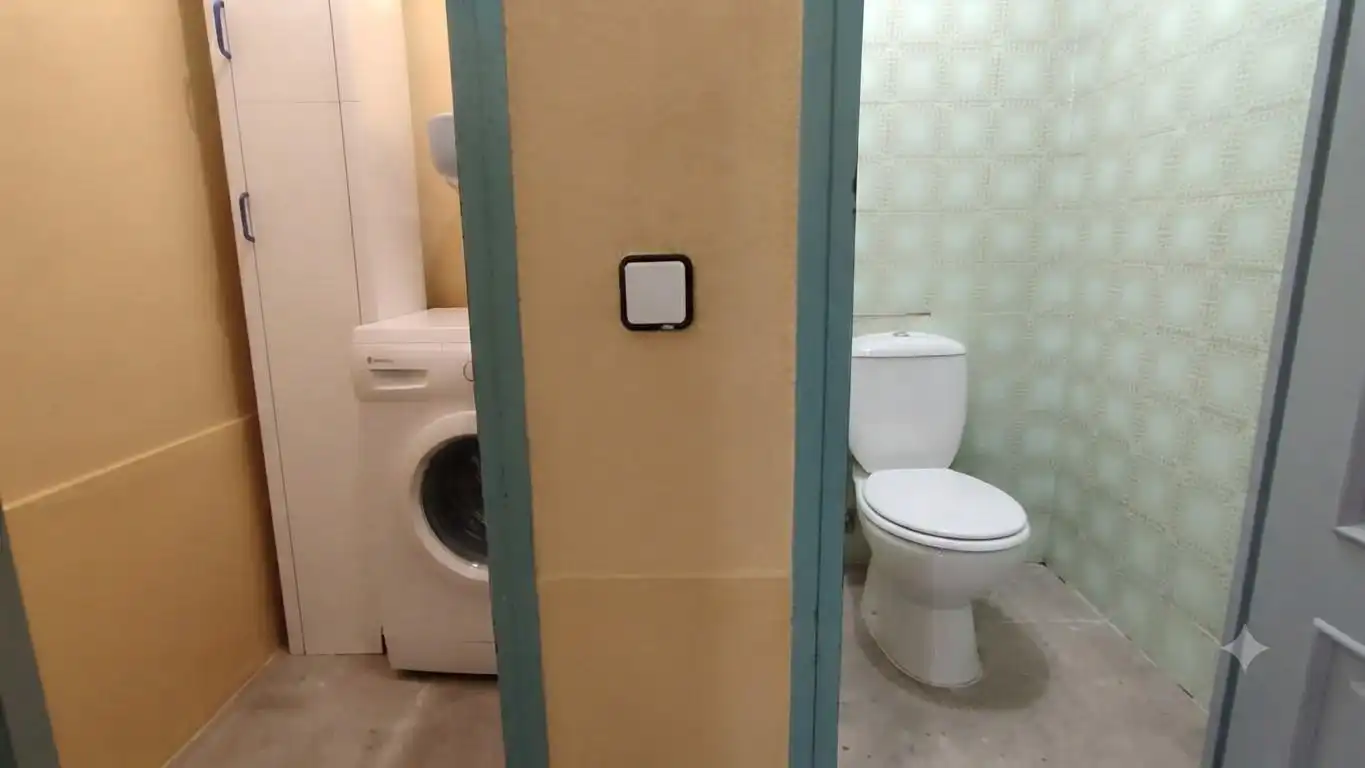 Baño de Local en venta en L'Hospitalet de Llobregat
