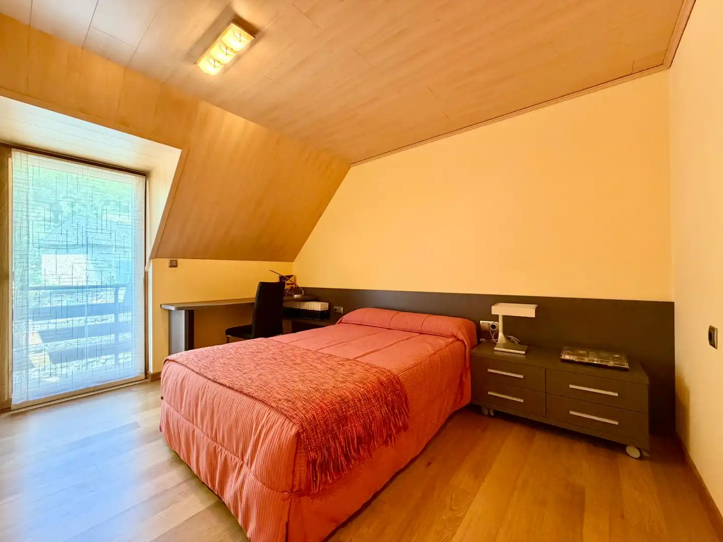 Dormitori de Casa o xalet en venda en Bossòst amb Calefacció, Parquet i Terrassa
