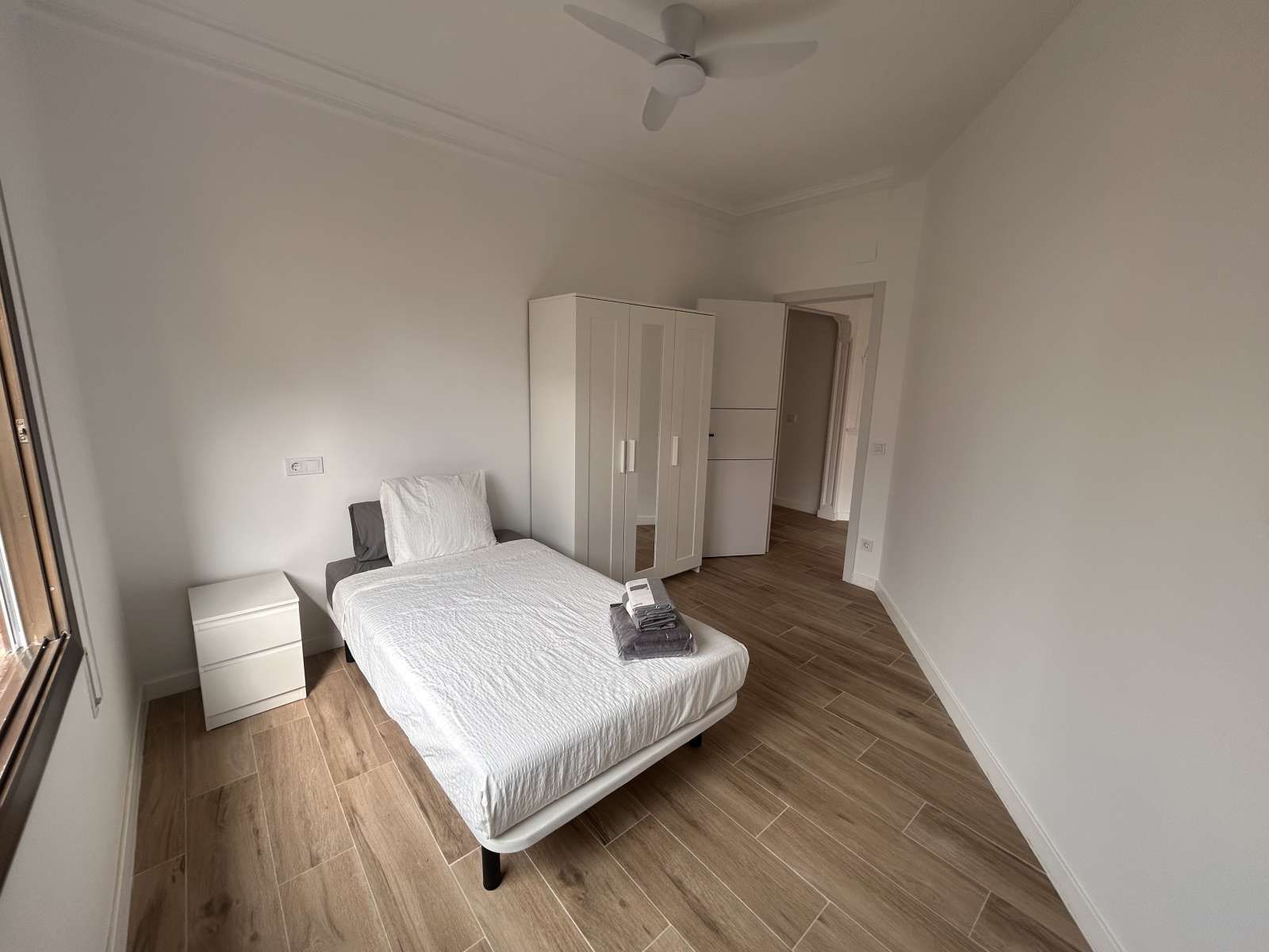 Bedroom of Flat to share in Badalona  with Air Conditioner, Heating and Terrace