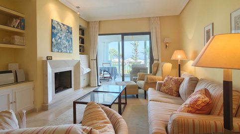 Foto 3 de Apartamento en venta en Las Brisas, Marbella