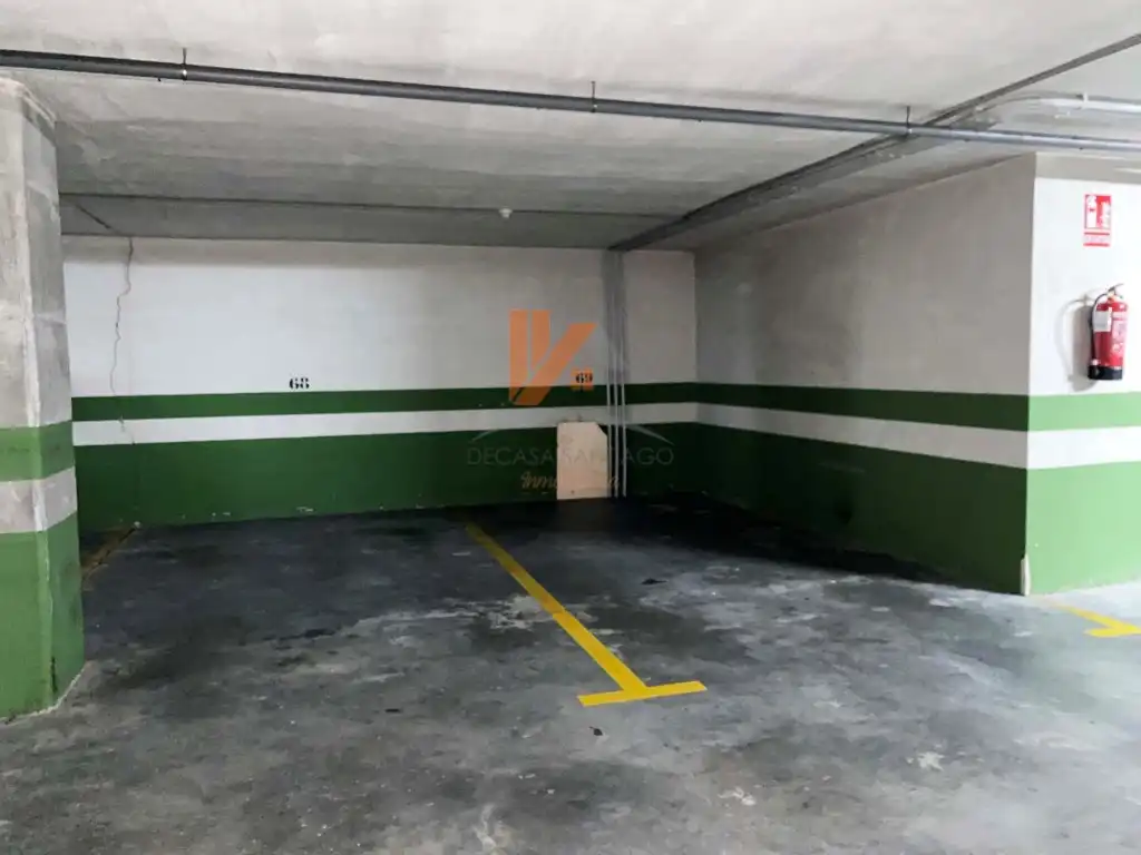 Aparcament de Garatge en venda en Santiago de Compostela 