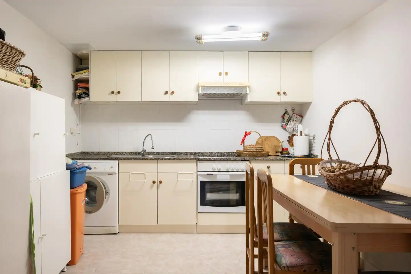 Kitchen of Houses for sale in Bergondo  with Heating, Private garden and Swimming Pool