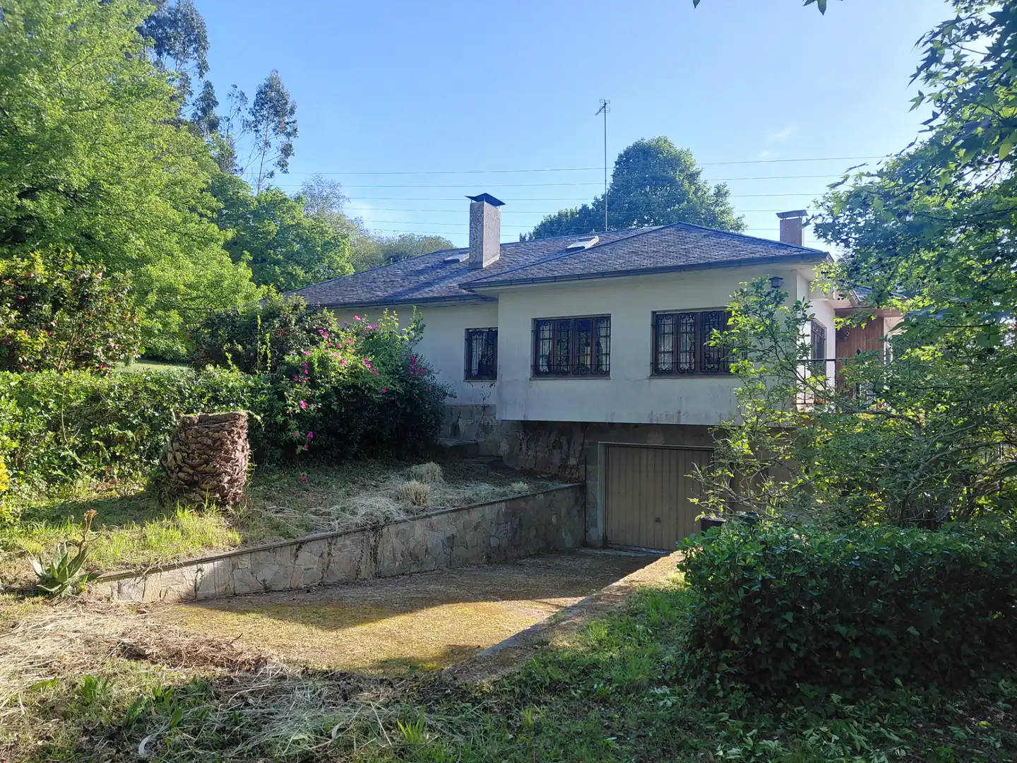 Vista exterior de Casa o chalet en venta en Oleiros con Aire acondicionado, Calefacción y Jardín privado