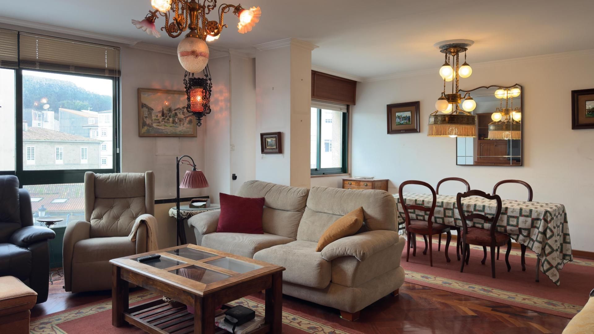 Sala de estar de Piso en venta en Padrón con Terraza, Trastero y Amueblado