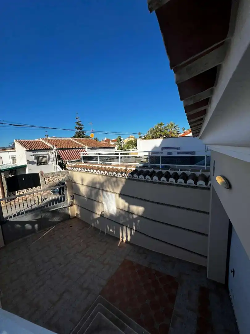 Vista exterior de Casa o xalet en venda en Vélez-Málaga amb Terrassa, Traster i Alarma