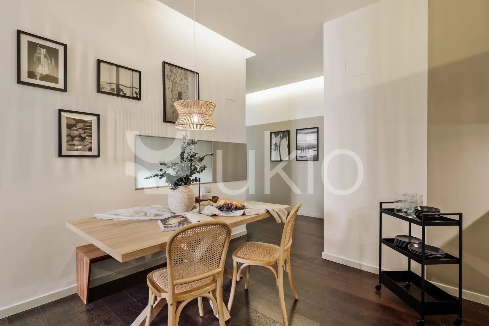 Menjador de Apartament de lloguer en Barcelona amb Aire condicionat, Calefacció i Moblat