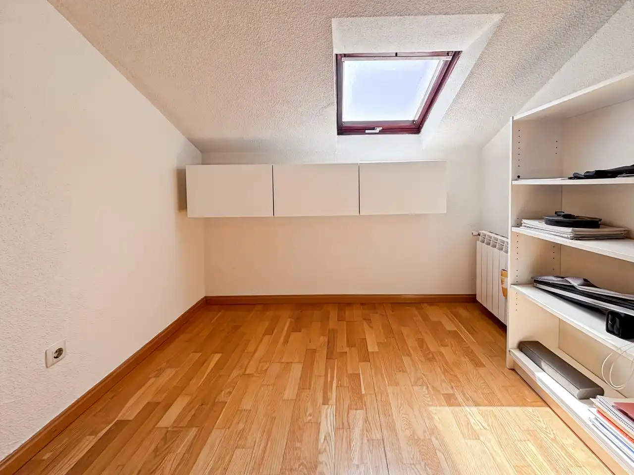 Habitación de Dúplex en venta en Galapagar con Calefacción y Terraza
