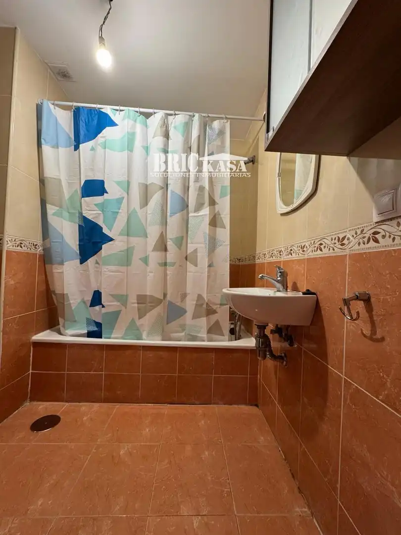 Baño de Piso de alquiler en Cáceres con Calefacción, Terraza y Trastero