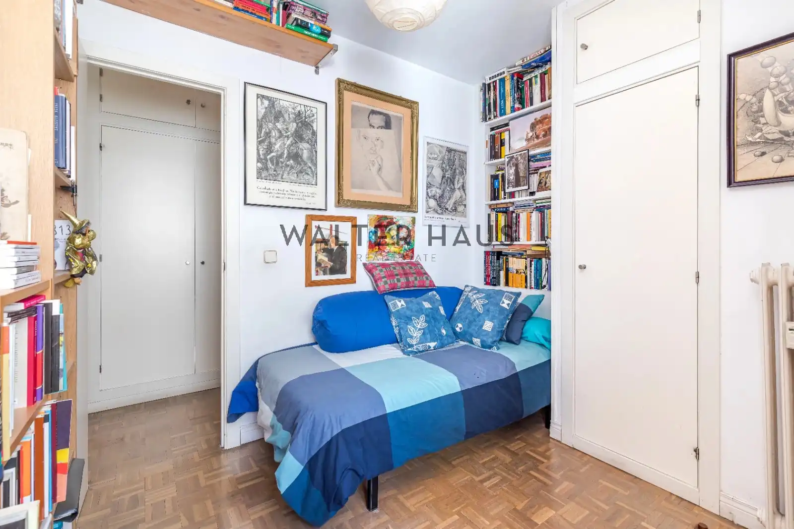 Bedroom of Flat for sale in Madrid  with Air Conditioner, Heating and Storage room