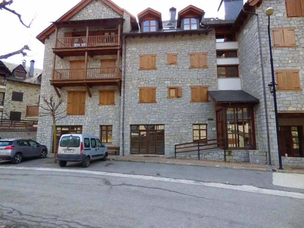 Vista exterior de Local en venta en Benasque