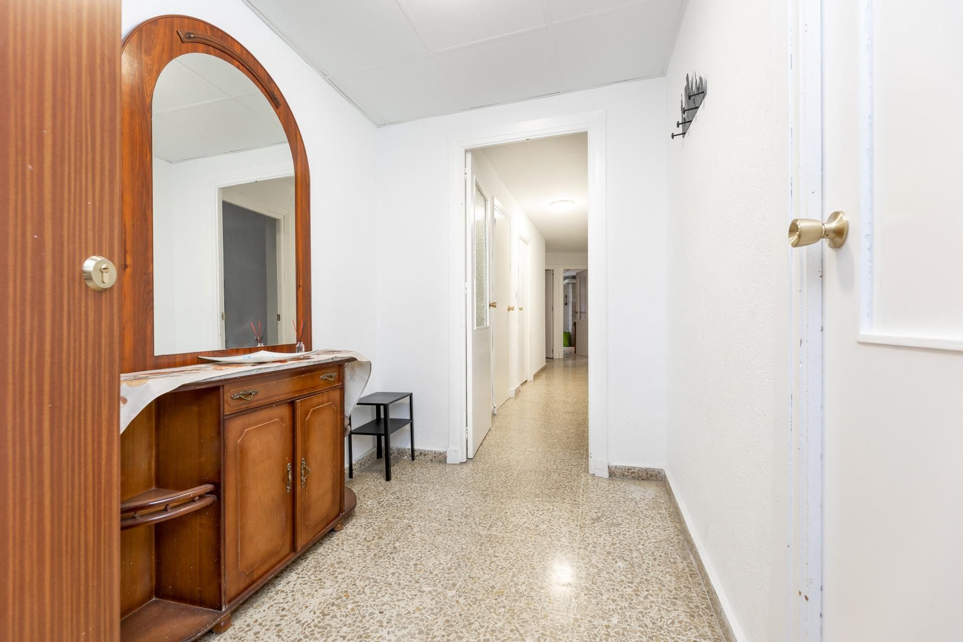 Flat for sale in  Granada Capital  with Heating and Balcony