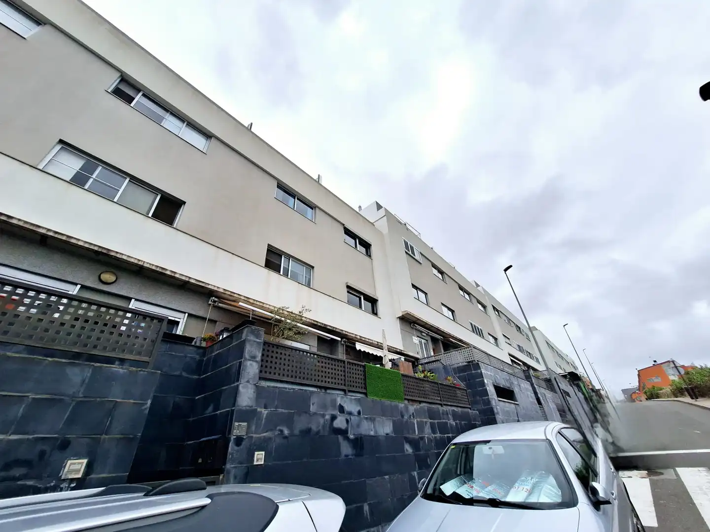 Vista exterior de Dúplex en venta en Arucas con Terraza, Trastero y Amueblado