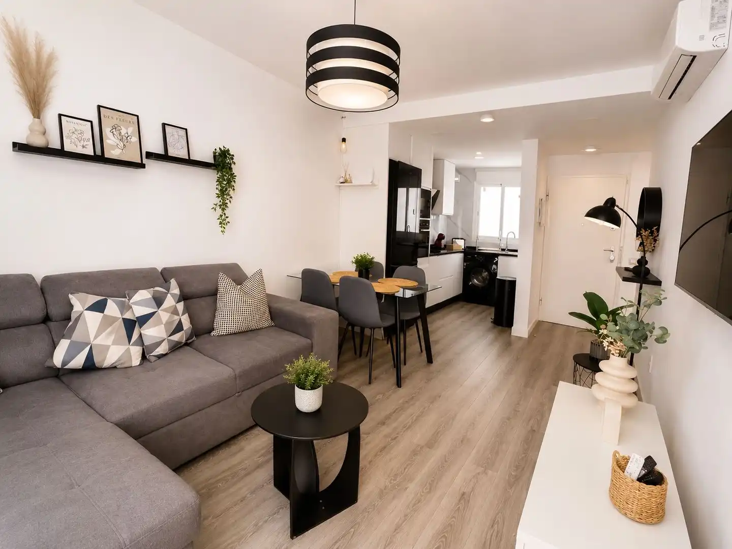 Living room of Flat for sale in Santiago del Teide  with Air Conditioner, Terrace and Swimming Pool