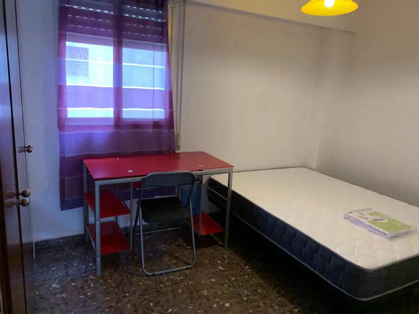 Schlafzimmer von Wohnung zur Miete in Valencia mit Möbliert und Balkon