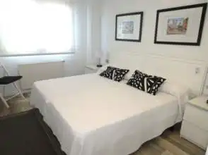 Habitación de Piso de alquiler en Gijón  con Calefacción, Parquet y Amueblado