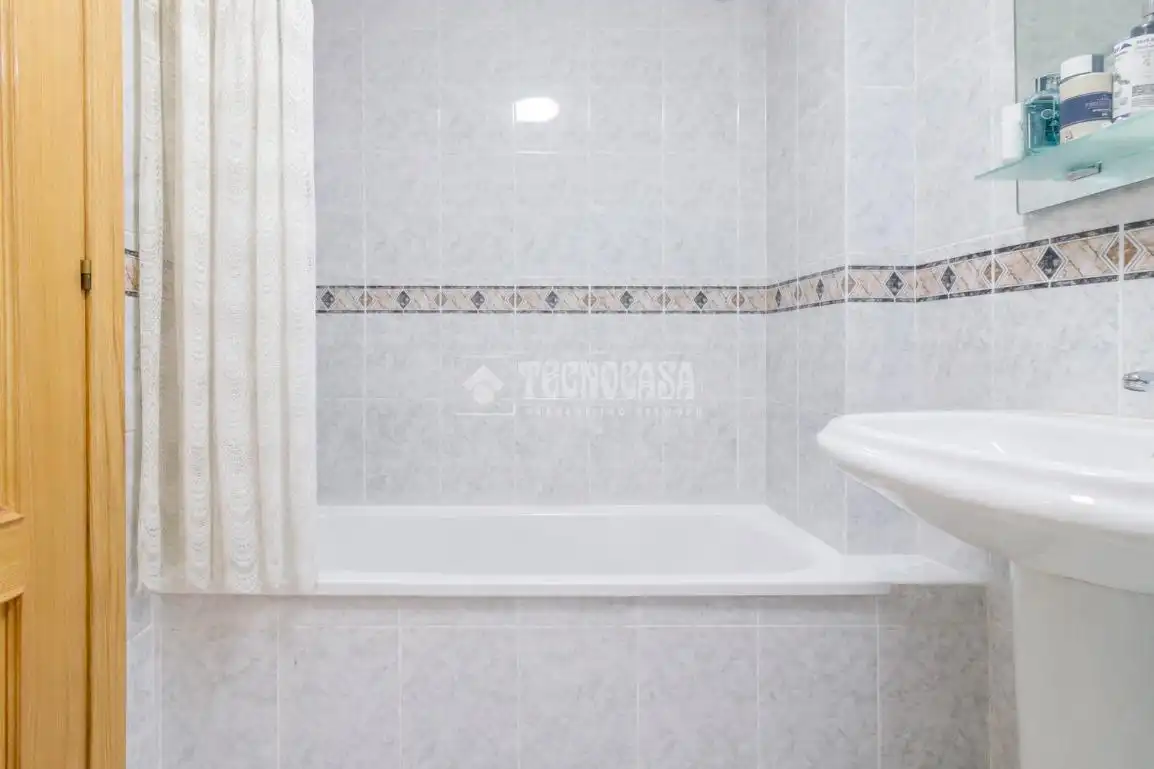 Baño de Piso en venta en Madrid con Trastero y Amueblado