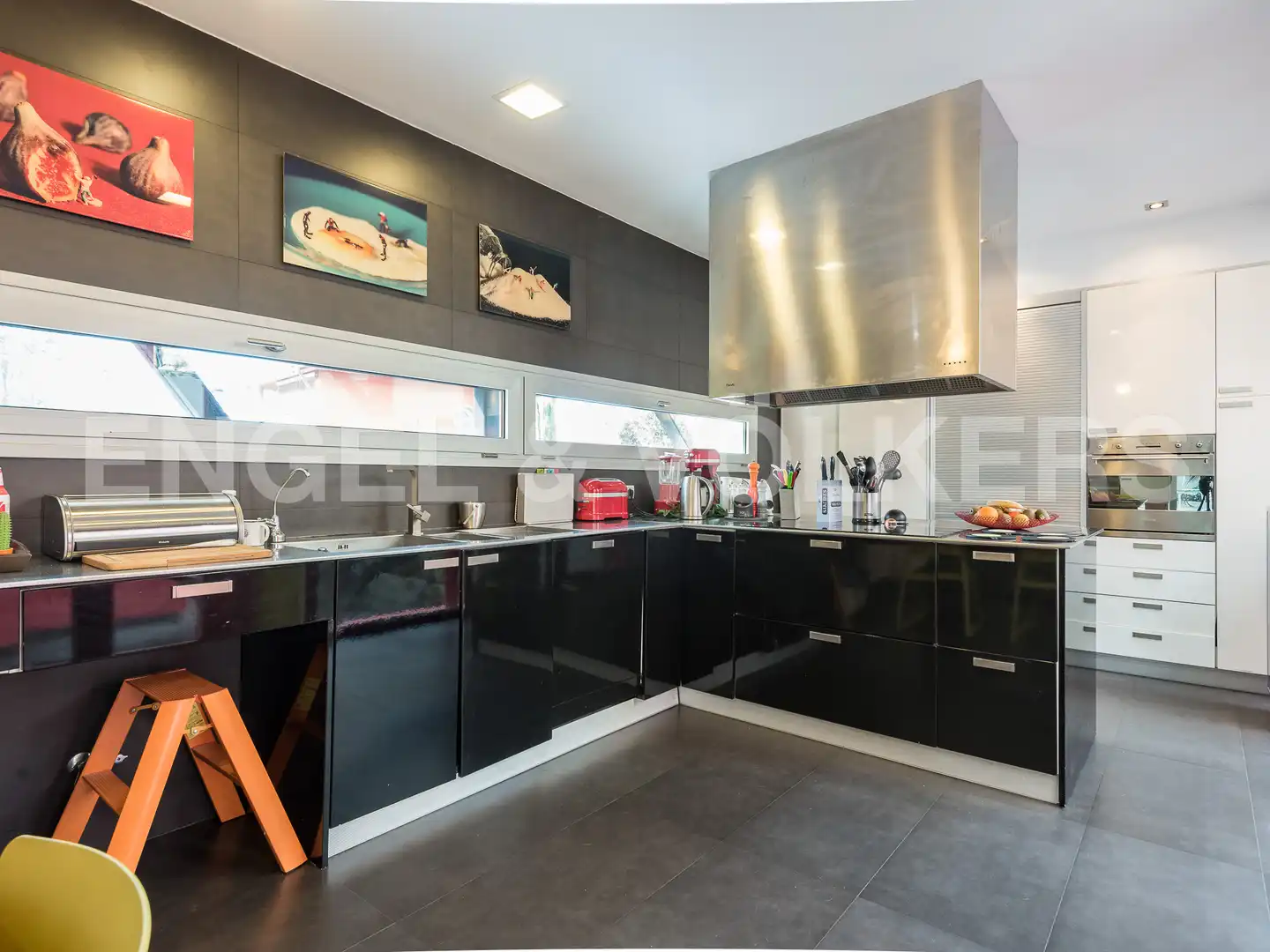 Cocina de Casa o chalet en venta en Barcelona con Aire acondicionado, Calefacción y Jardín privado