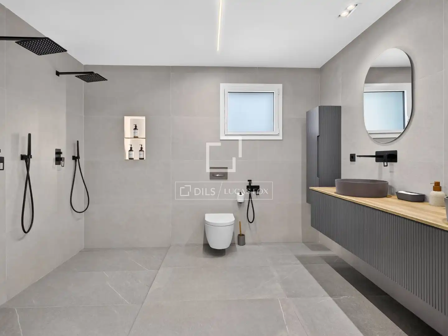 Bathroom of Houses for sale in Badalona  with Air Conditioner, Heating and Private garden