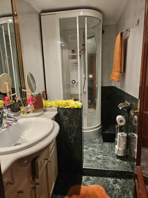 Baño de Piso en venta en Bilbao  con Calefacción y Terraza