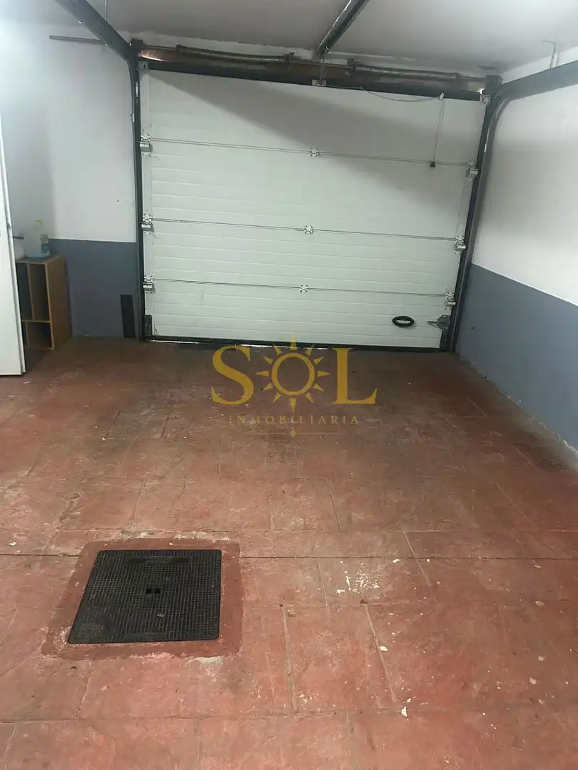 Parking de Casa o chalet en venta en Onzonilla con Calefacción, Jardín privado y Terraza