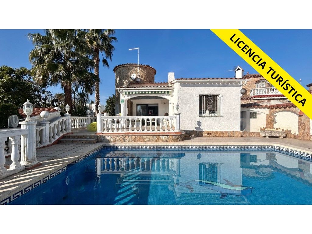 Vista exterior de Casa o xalet en venda en Empuriabrava