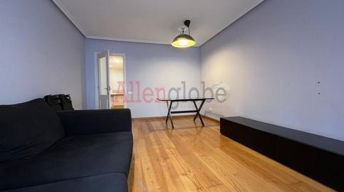 Foto 3 de Piso en venta en Calle Manuel Pedregal, Salesas - Foncalada - Campoamor, Oviedo