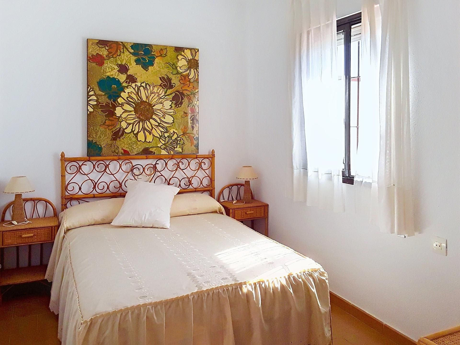Habitación de Casa adosada en venta en Chipiona con Terraza y Balcón