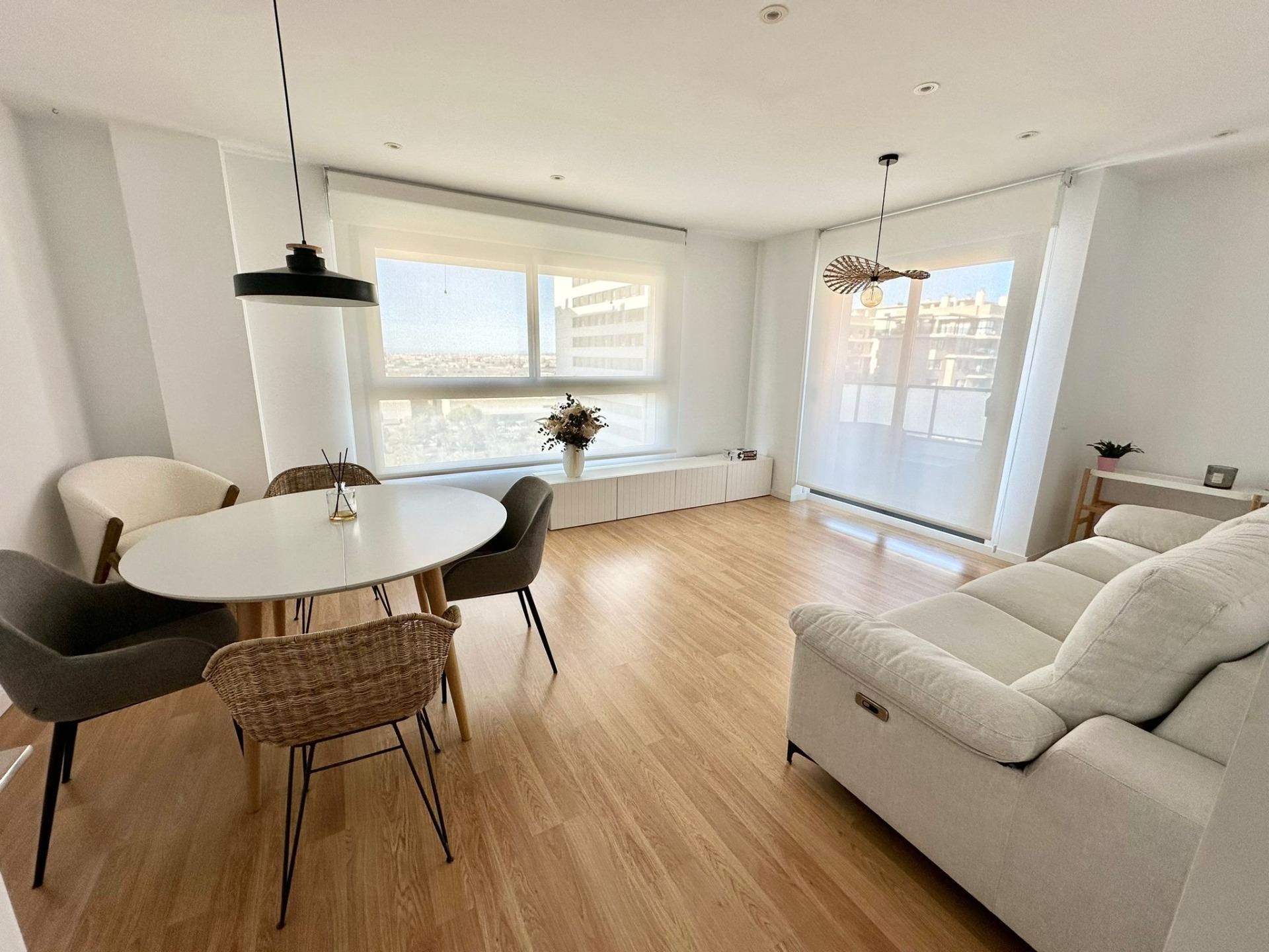 Flat to rent in Calle ISLA FORMENTERA, Malilla