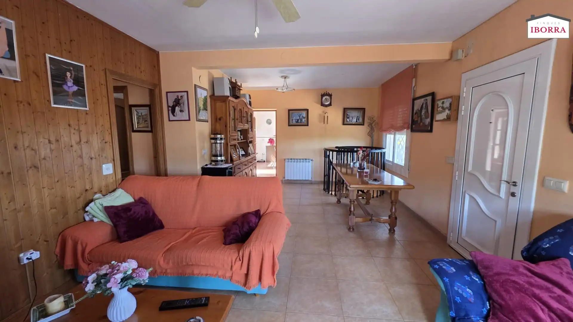 Sala d'estar de Casa o xalet en venda en Tordera amb Calefacció, Jardí privat i Traster