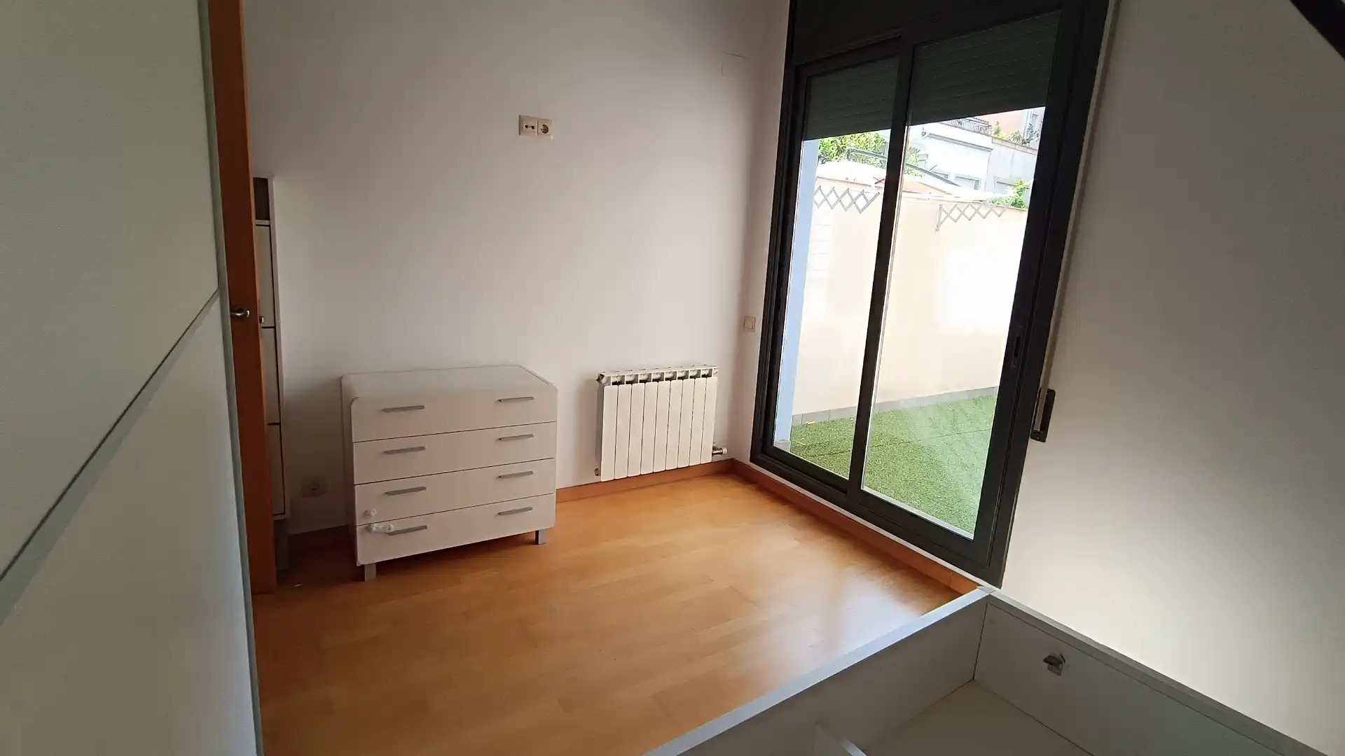 Schlafzimmer von Wohnung zum Verkauf in Cornellà de Llobregat mit Klimaanlage, Heizung und Parkett