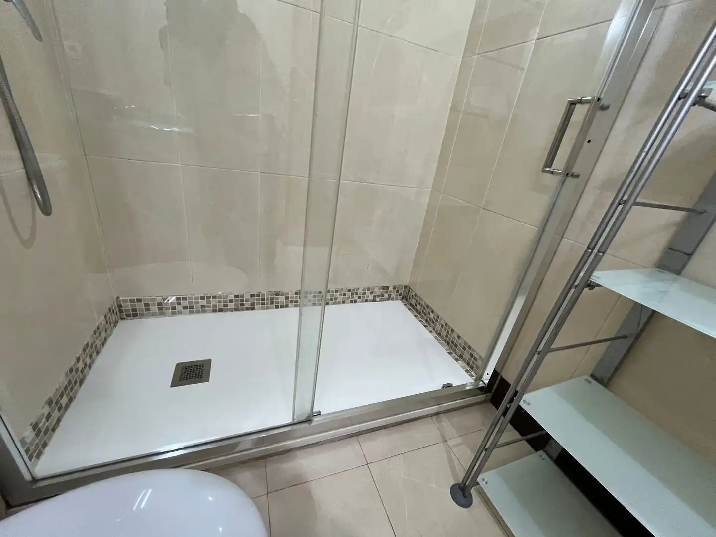 Baño de Piso en venta en Armilla con Aire acondicionado y Balcón