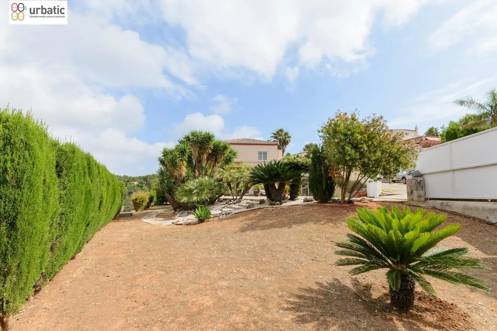 Chalet con jardín en venta en Urbanizaciones, imagen 4