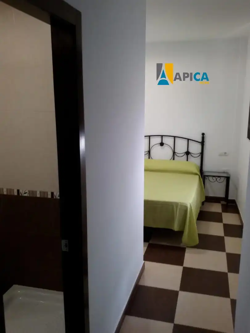 Schlafzimmer von Einfamilien-Reihenhaus zum Verkauf in Barbate