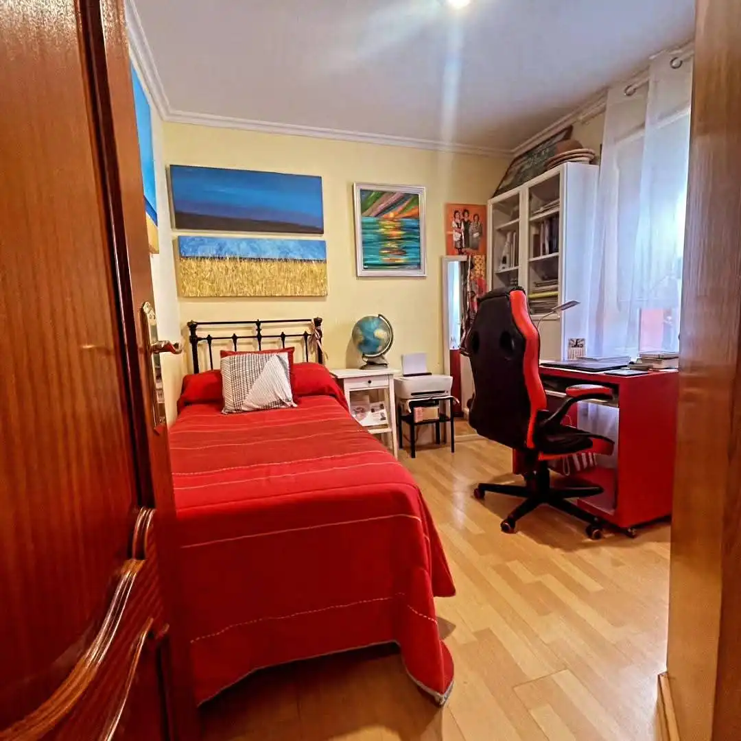 Habitación de Apartamento en venta en Llanera con Calefacción, Amueblado y Horno