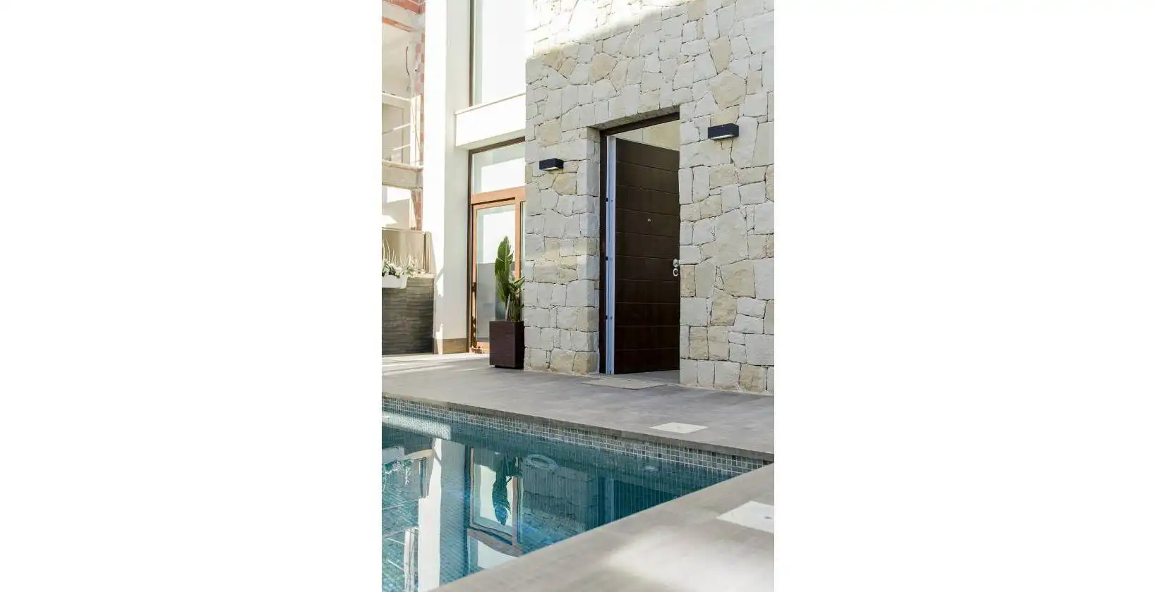 Swimming pool of Country homes for sale in Cartagena  with Air Conditioner, Heating and Swimming Pool