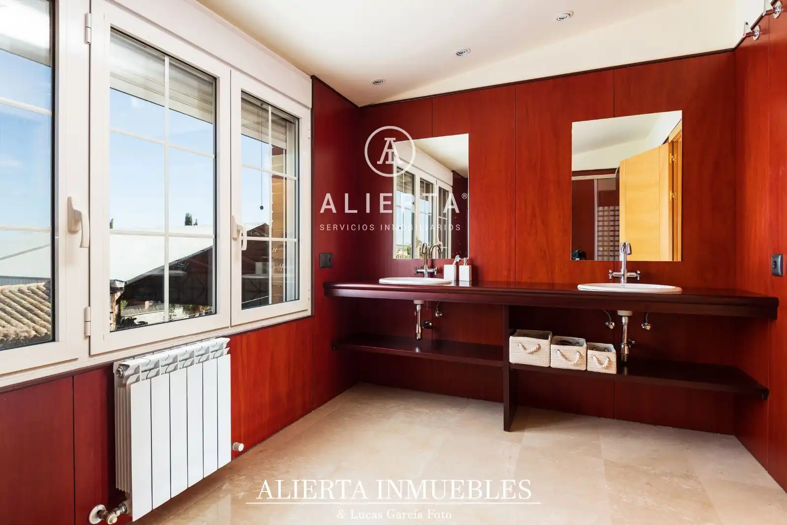 Exterior view of Houses for rent in Zaragoza  with Air Conditioner, Heating and Storage room