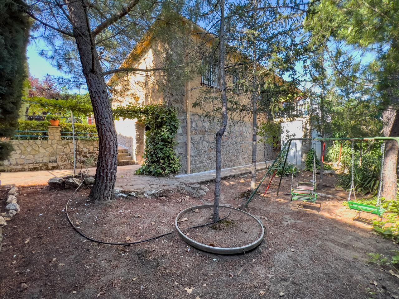 Jardí de Casa o xalet en venda en Santa Cruz de Pinares amb Terrassa i Traster