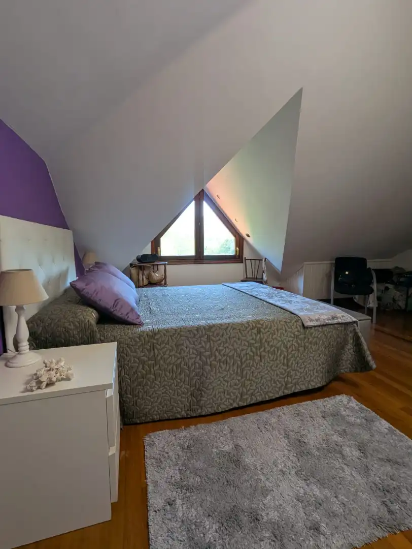 Schlafzimmer von Einfamilien-Reihenhaus zum Verkauf in Amorebieta-Etxano mit Privatgarten, Terrasse und Balkon