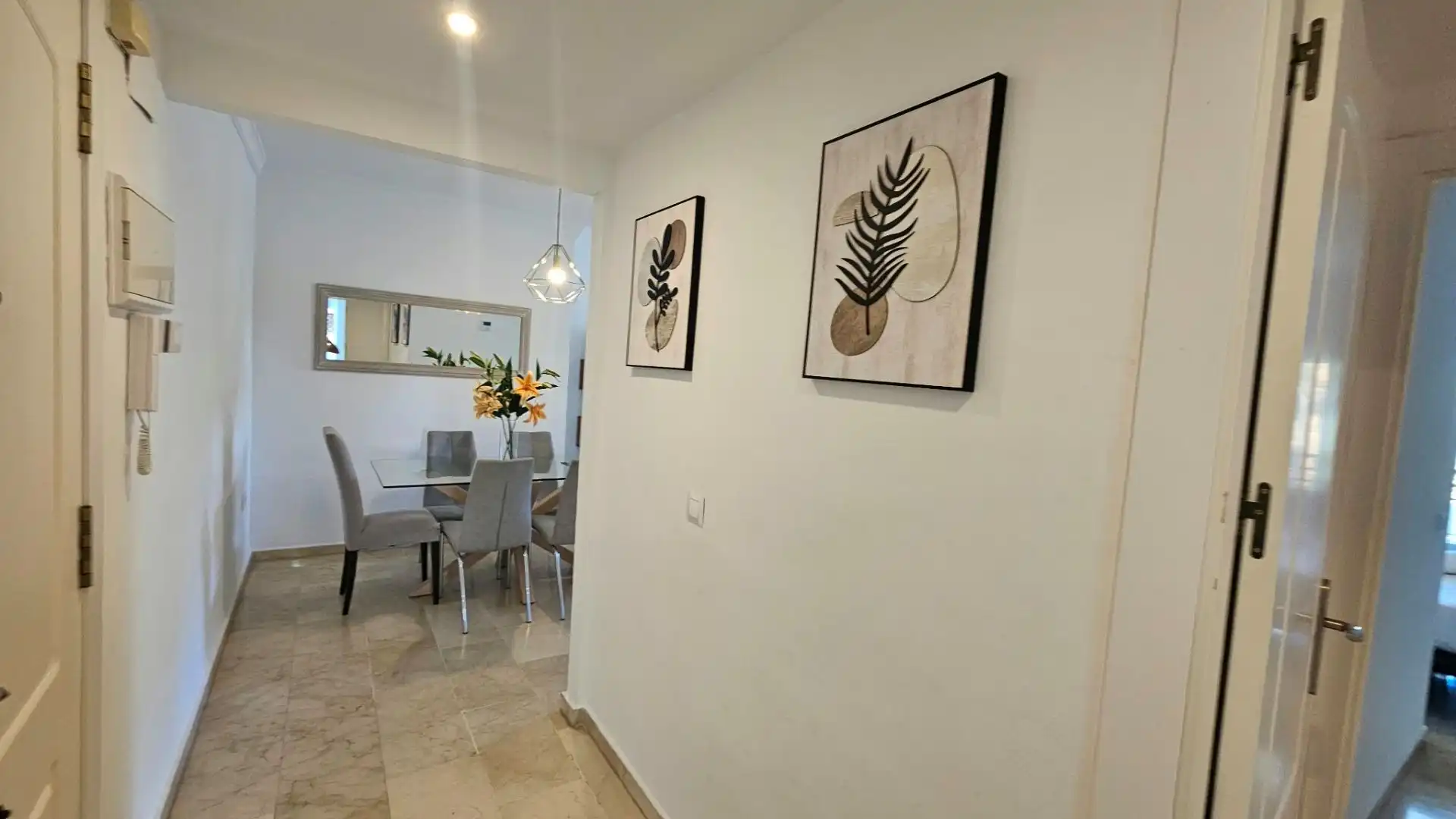 Esszimmer von Wohnungen zur Miete in Marbella mit Klimaanlage, Terrasse und Möbliert