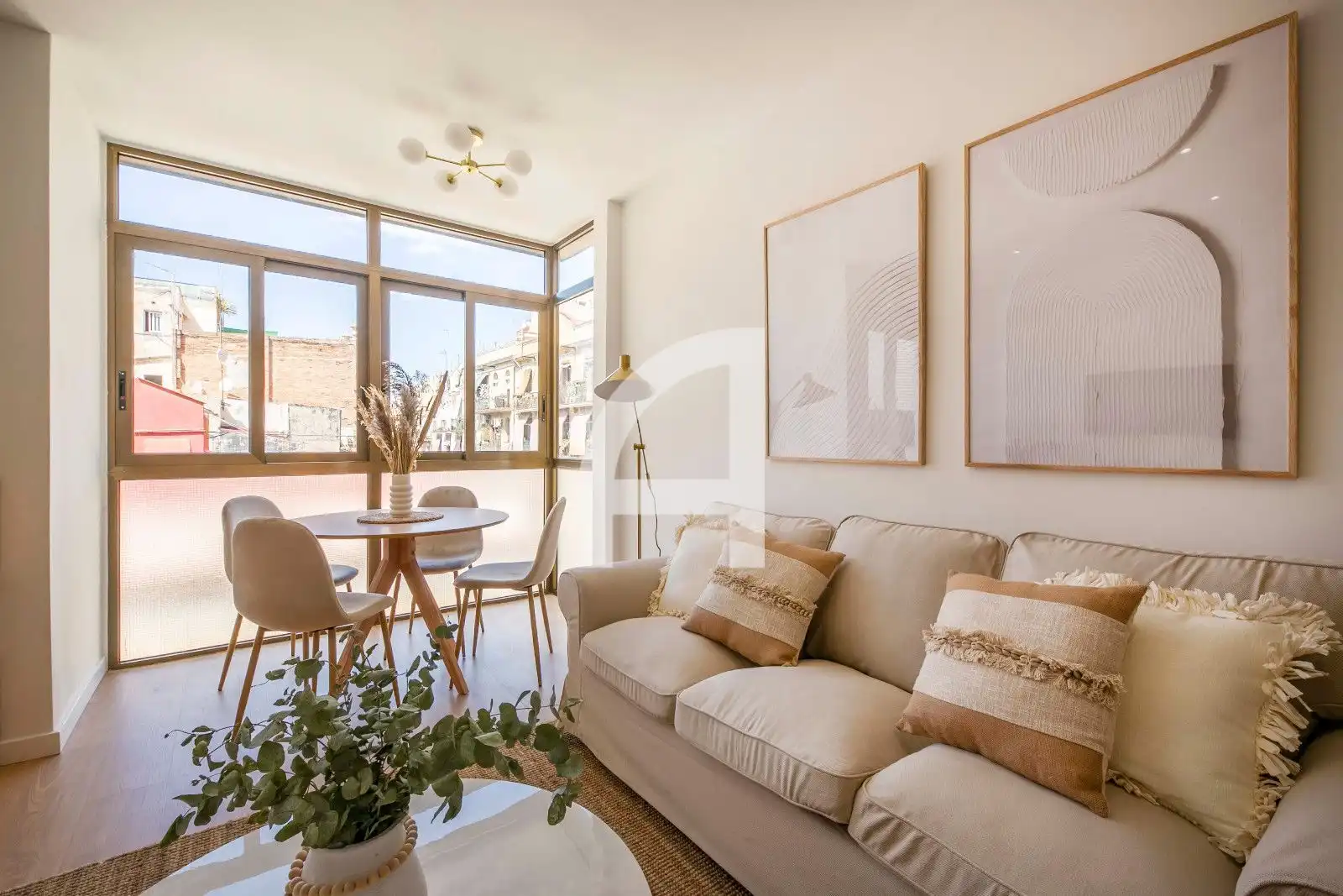 Living room of Flat for rent in Barcelona  with Air Conditioner, Heating and Parquet flooring