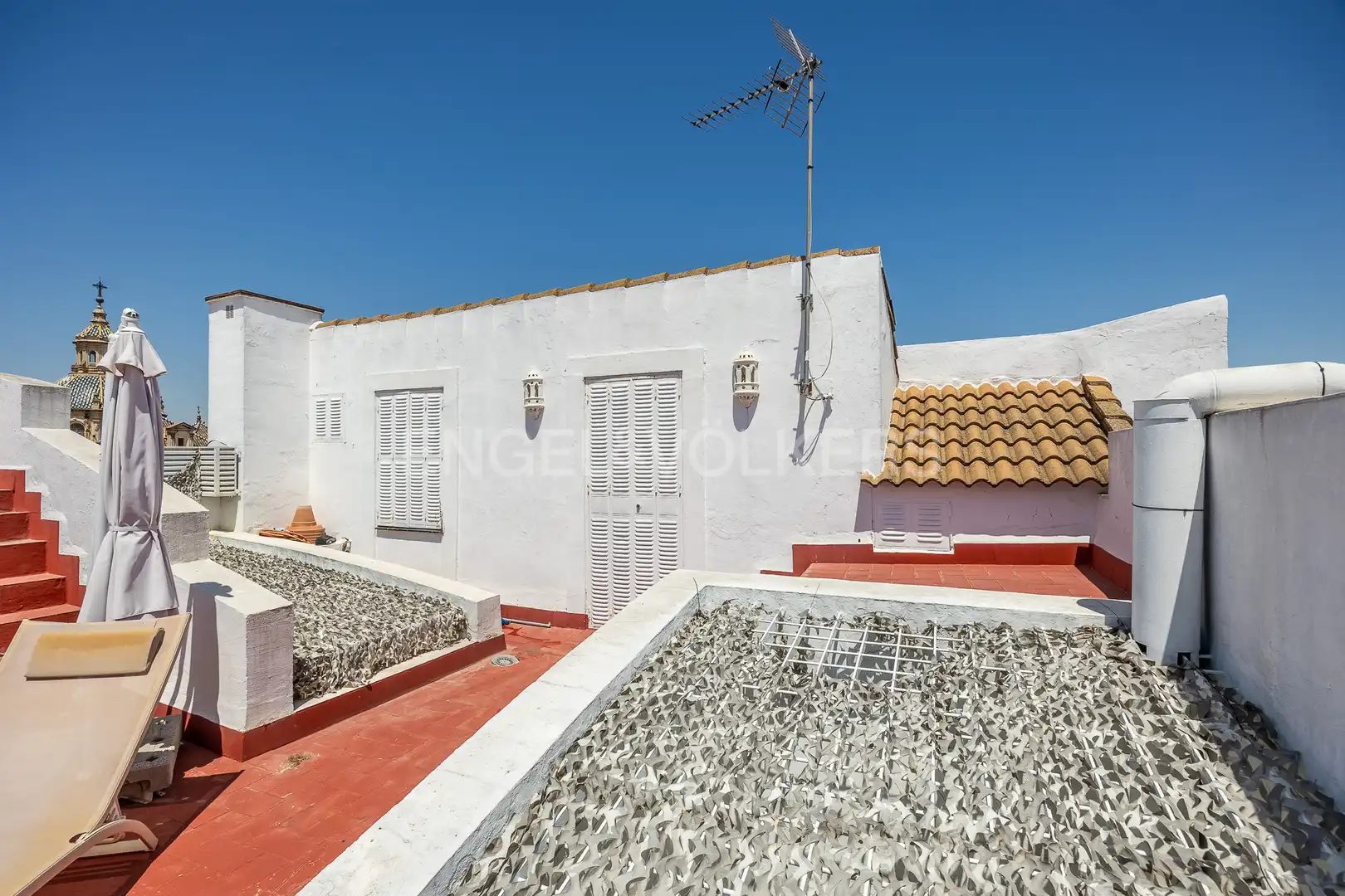 Vista exterior de Ático en venta en Sevilla con Aire acondicionado, Calefacción y Terraza