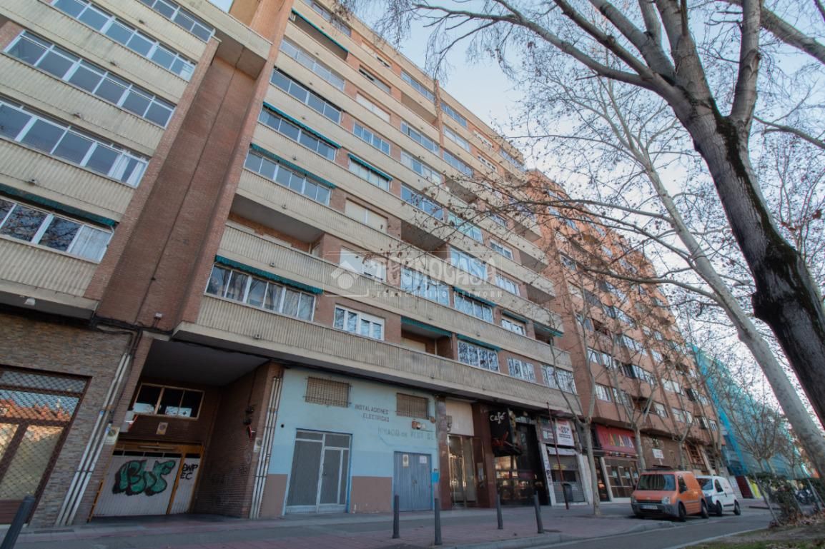 Vista exterior de Pis en venda en Valladolid Capital amb Terrassa