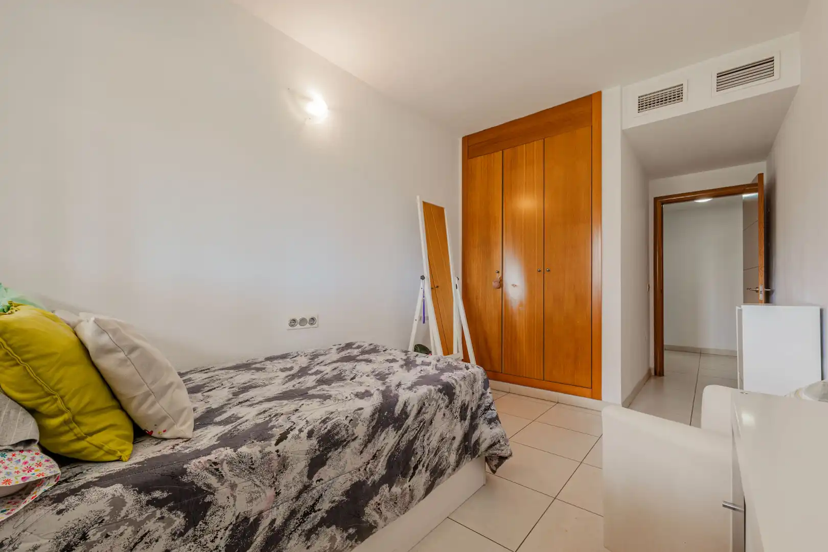 Bedroom of Apartments for sale in Málaga  with Air Conditioner, Terrace and Swimming Pool