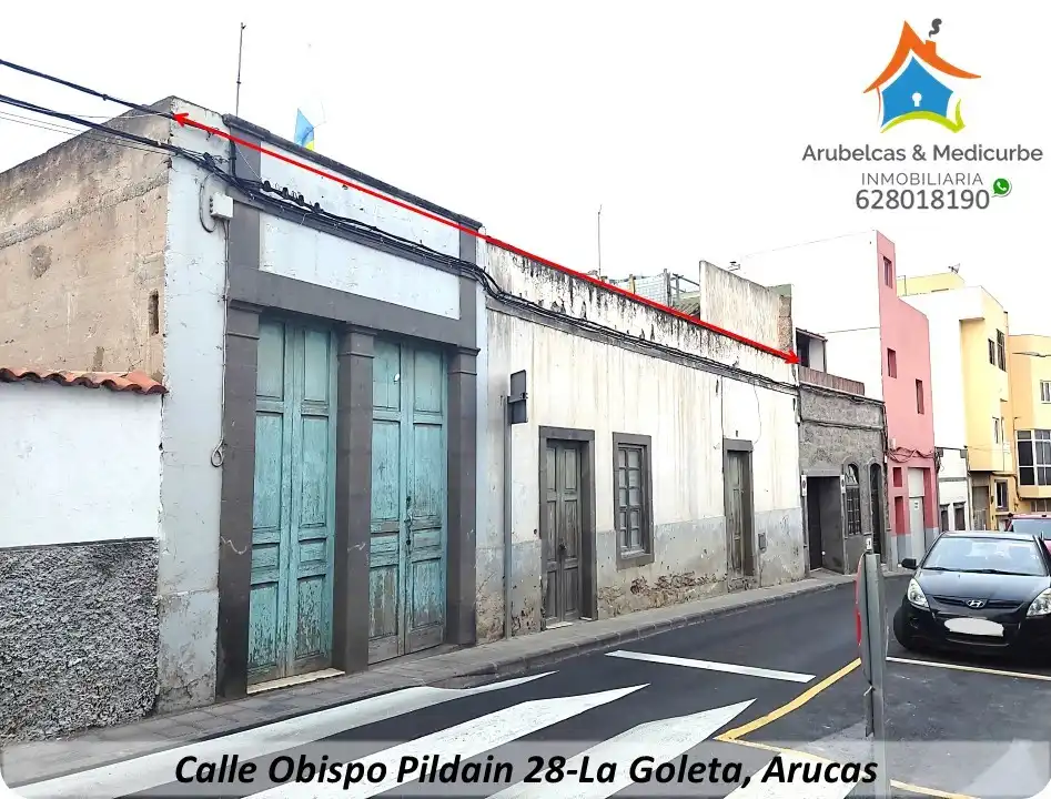 Vista exterior de Casa o xalet en venda en Arucas amb Jardí privat, Terrassa i Alarma