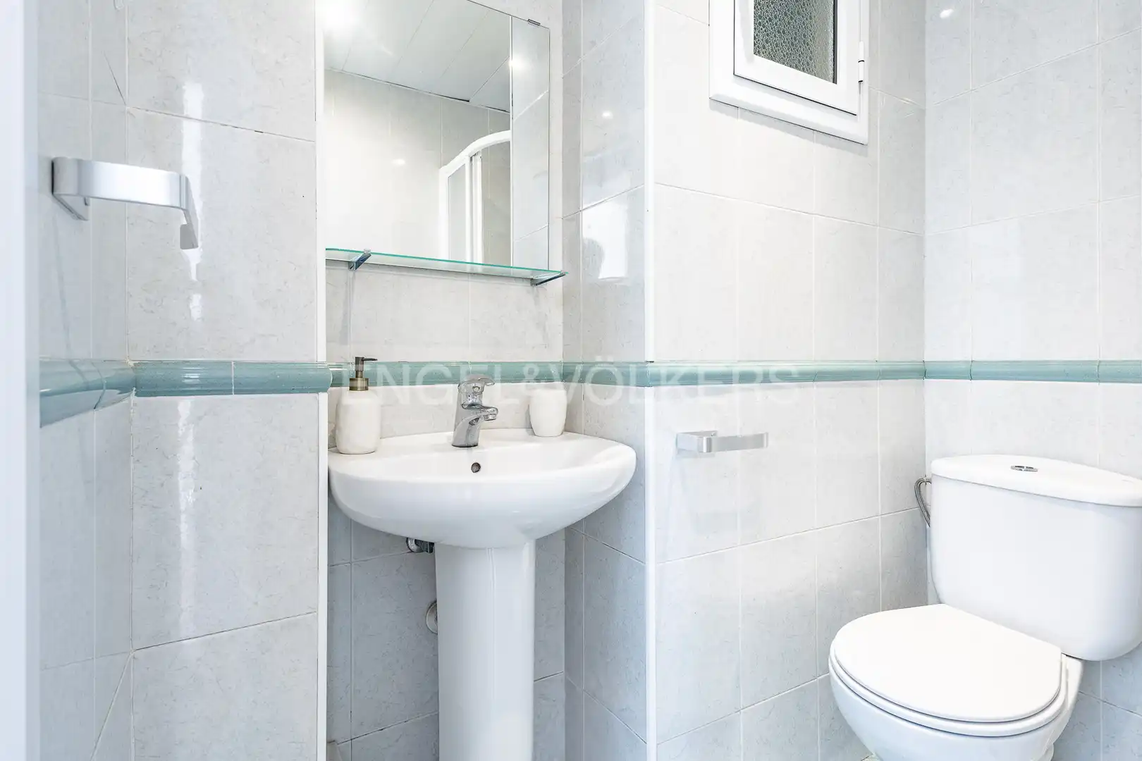 Badezimmer von Wohnung zur Miete in Barcelona mit Heizung, Parkett und Möbliert