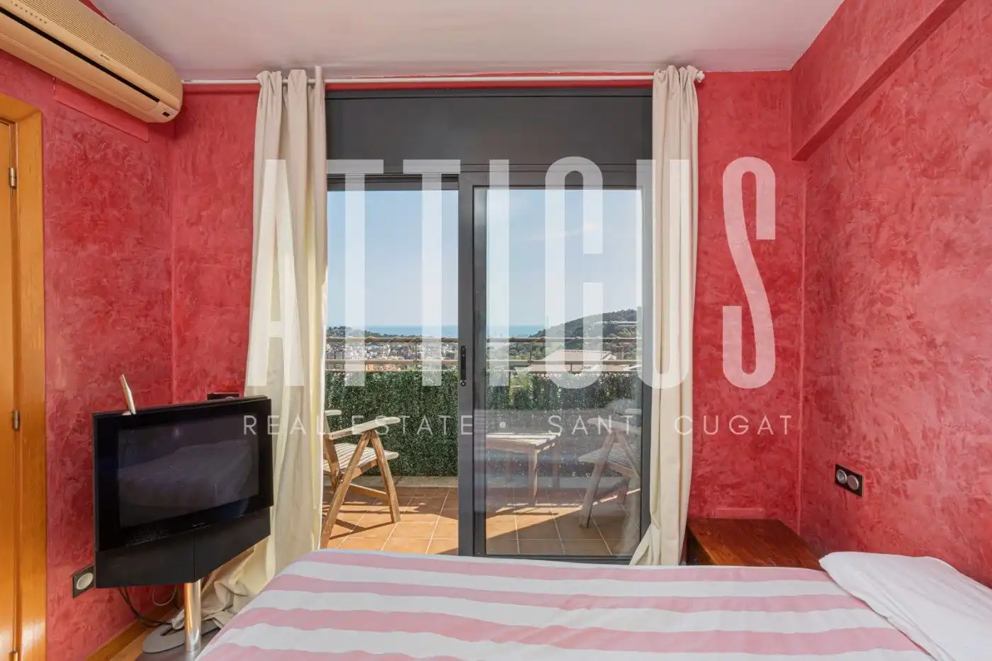 Dormitori de Casa adosada en venda en Barcelona amb Aire condicionat, Calefacció i Parquet